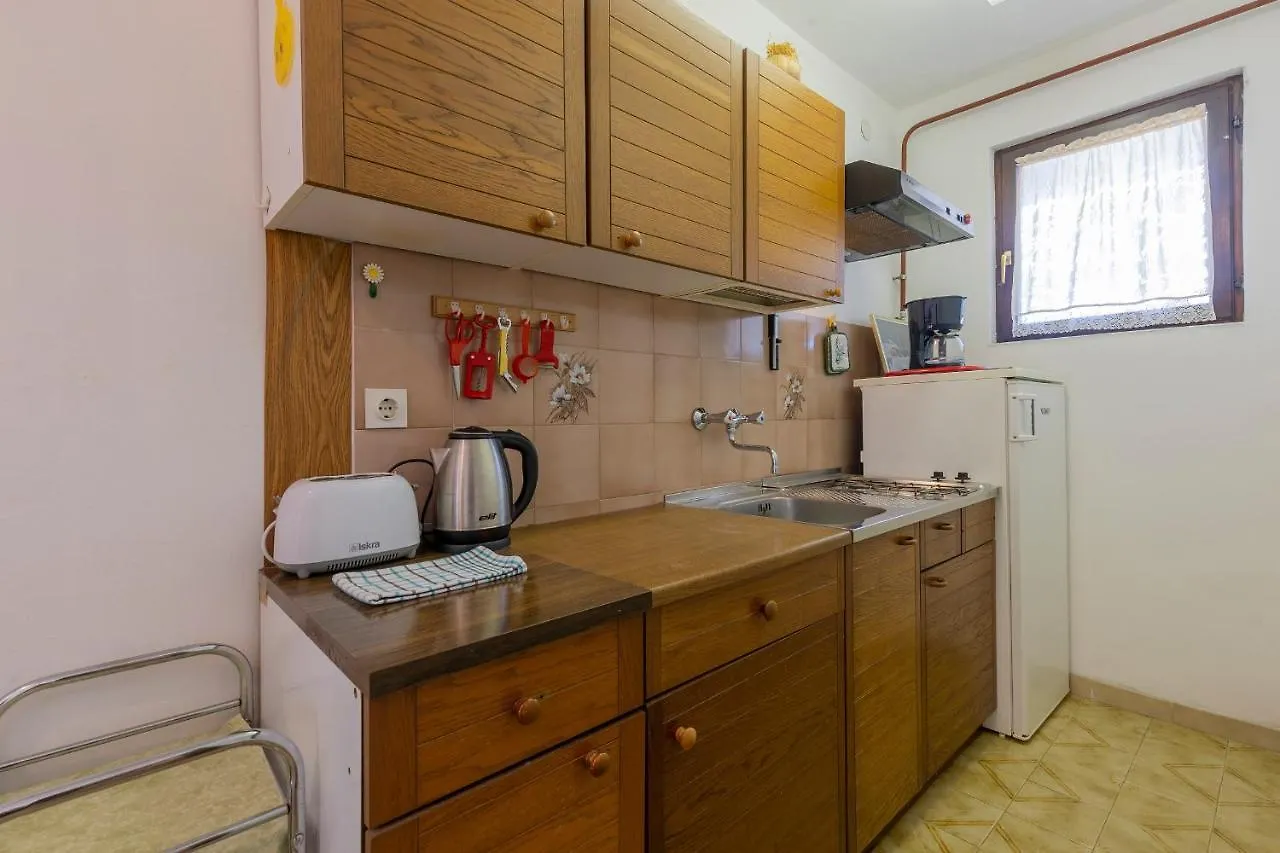Apartments Crevatin Ρόβινι
